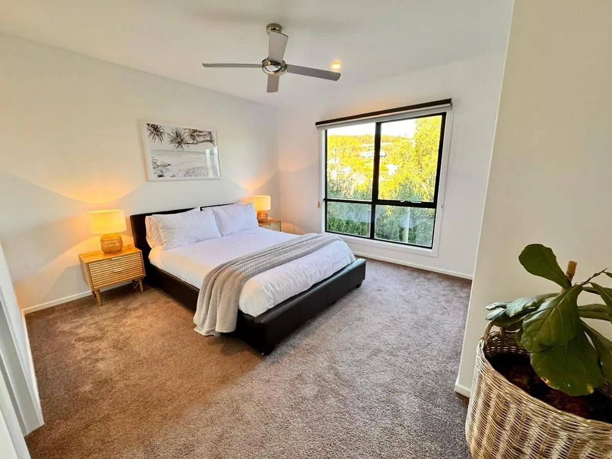 Holiday home 4 Bed 2 Storey House With Views Spa Near Beach Hobart