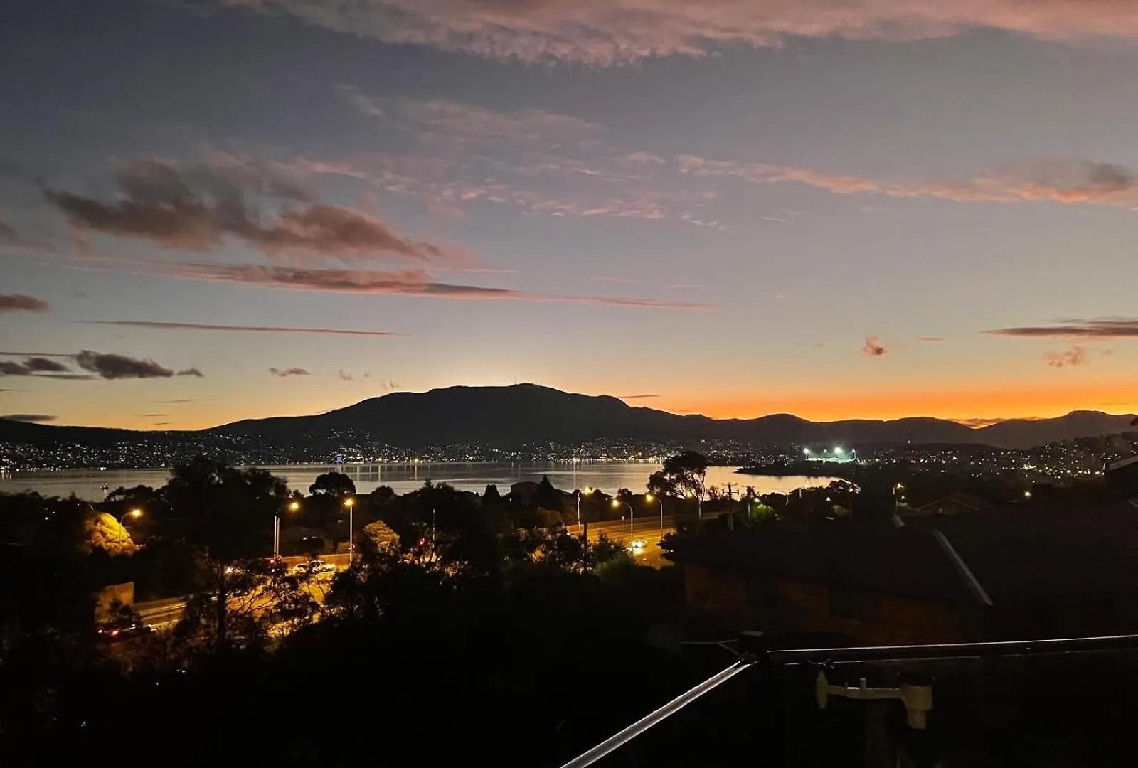 4 Bed 2 Storey House With Views Spa Near Beach Hobart Australia