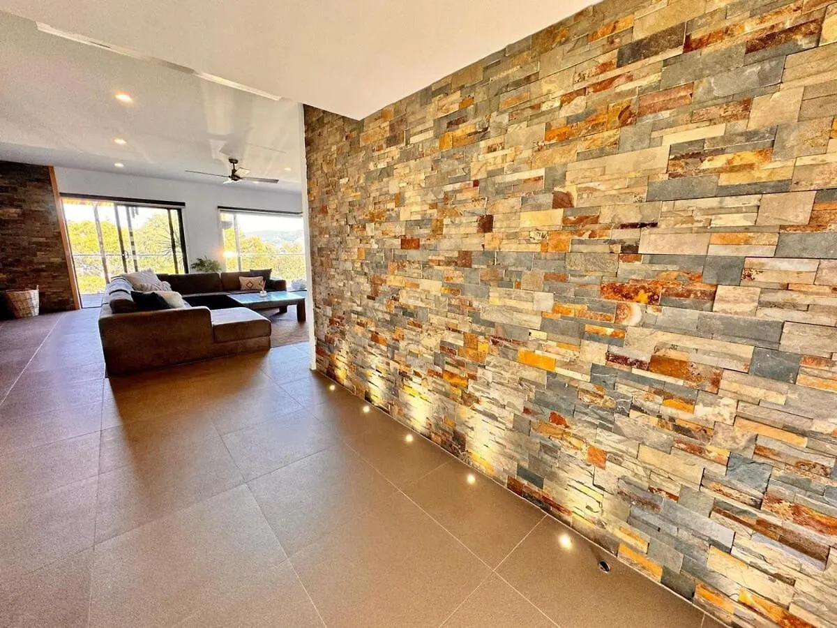 Holiday home 4 Bed 2 Storey House With Views Spa Near Beach Hobart