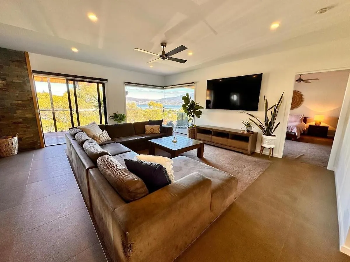 4 Bed 2 Storey House With Views Spa Near Beach contacts
